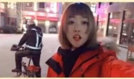 微笑吃瓜哥的名字,网络红人的崛起与影响力