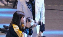 杨洋吃瓜现场照片