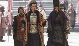 君主回京全程吃瓜,一路瓜香四溢的宫廷奇遇记